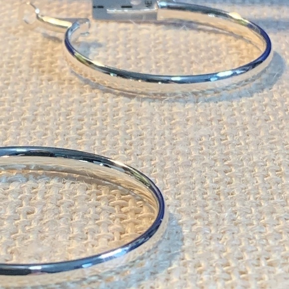 Sterling Silver Hoops with comfort closeure 1-1/2” diameter - Picture 10 of 10